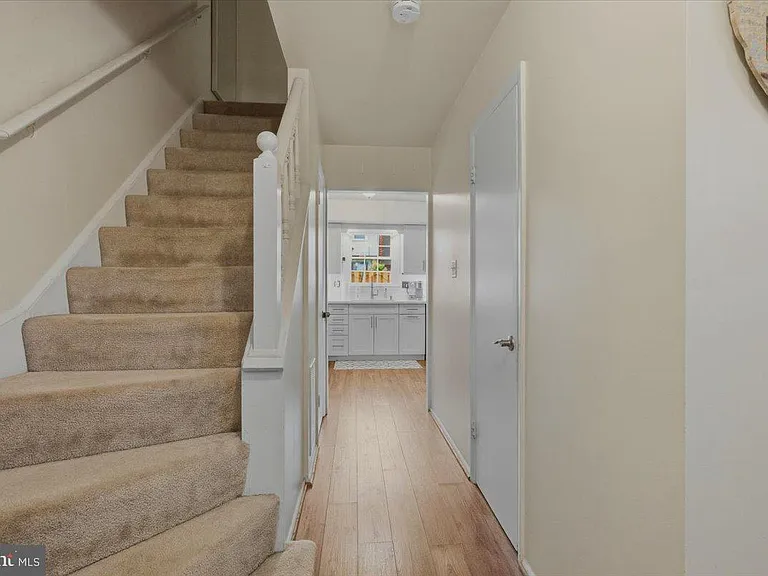 899 Holborn Ct #899 — Photo 5