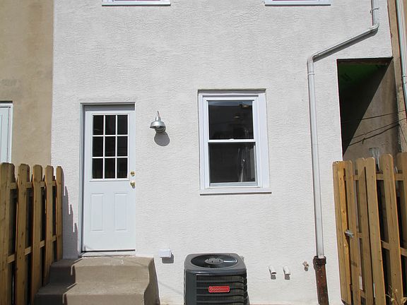 3rd image of 1030 E Eyre St