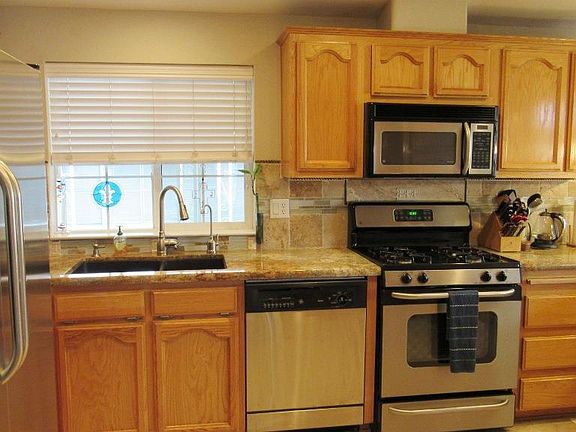 2nd image of 1225 Vienna Dr Spc 106