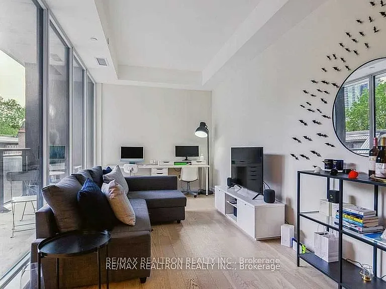 17 Dundonald St #306 — Photo 5