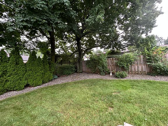 3rd image of 4409 Stone Dr