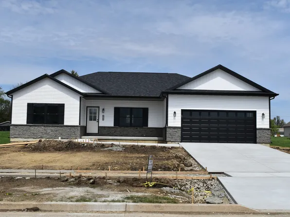 413 Abby Rd, El Paso, IL 61738