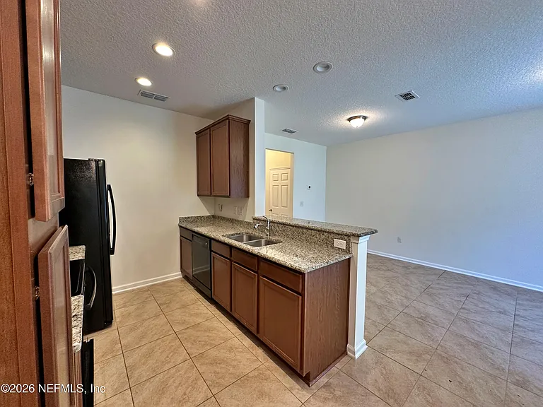 99 Moultrie Village Ln — Photo 3