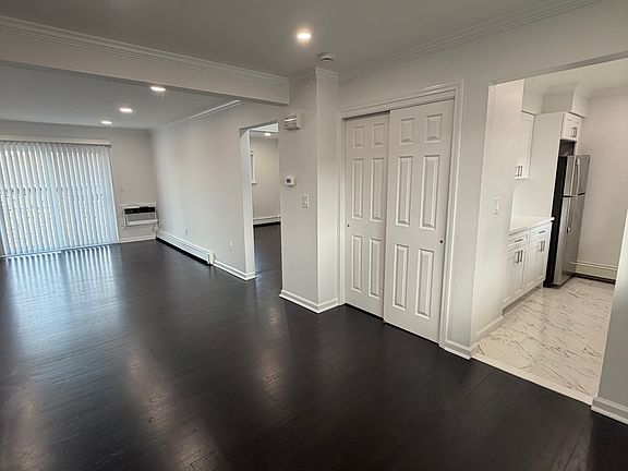 4th image of 14 Central Dr Unit 5