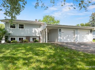 21W010 Mayfair Rd, Lombard, IL 60148