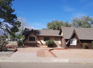 1112 Saint St NE, Albuquerque, NM 87112