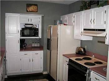 3rd image of 4065 Renoir St