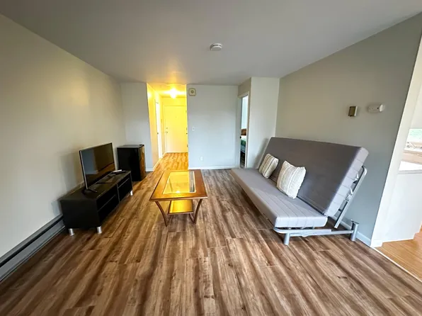 6504 35th Ave NE #103, Seattle, WA 98115