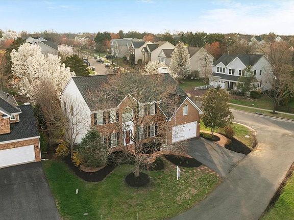 2nd image of 43186 Maple Cross St