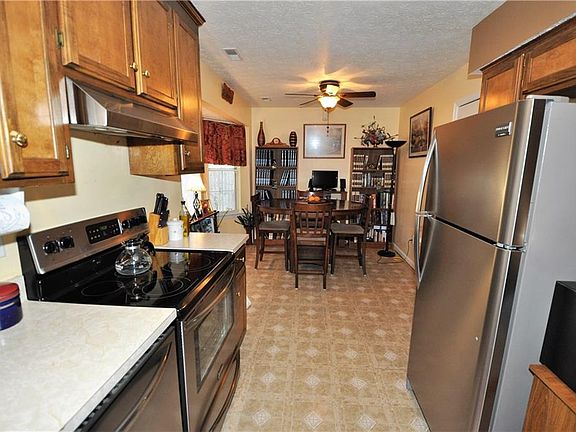 3rd image of 317 Tabbs Ln