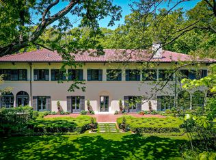 1000 E Illinois Rd, Lake Forest, IL 60045