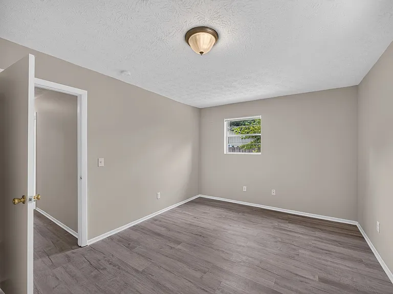 1083 Stokes St — Photo 12