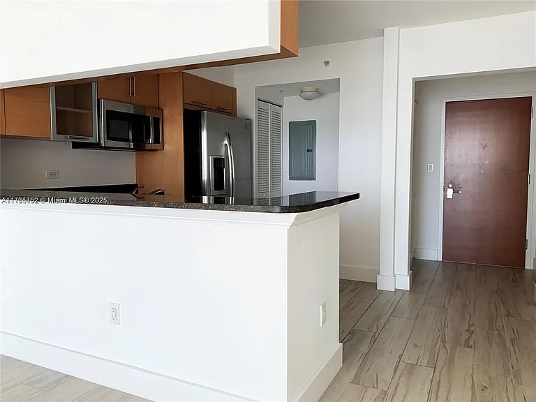 31 SE 5th St #19 — Photo 5