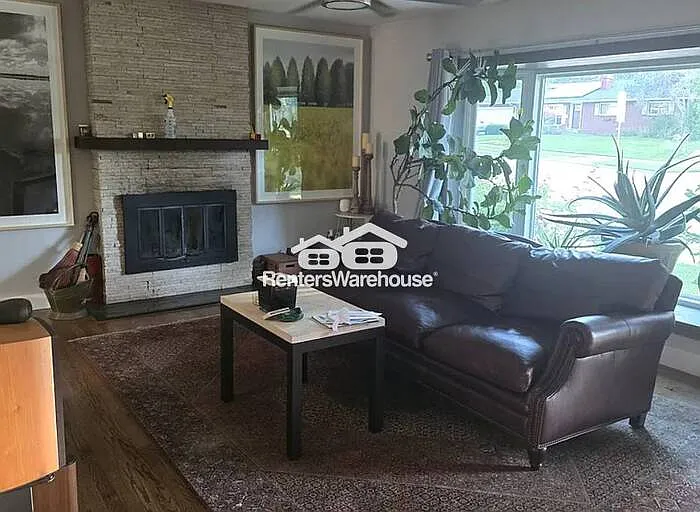 3506 S Holly St — Photo 4