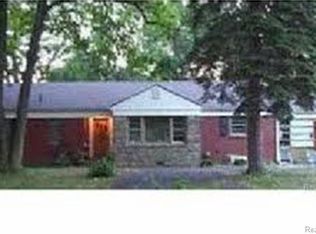 22020 Thorofare Rd, Grosse Ile, MI 48138