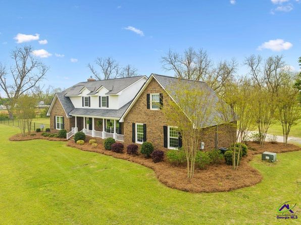 72 Pine Ave, Pinehurst, GA 31070