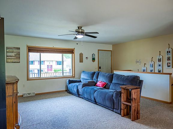 5th image of 2371 Doris Rd