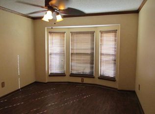 11509 Ballentine St, Overland Park, KS 66210