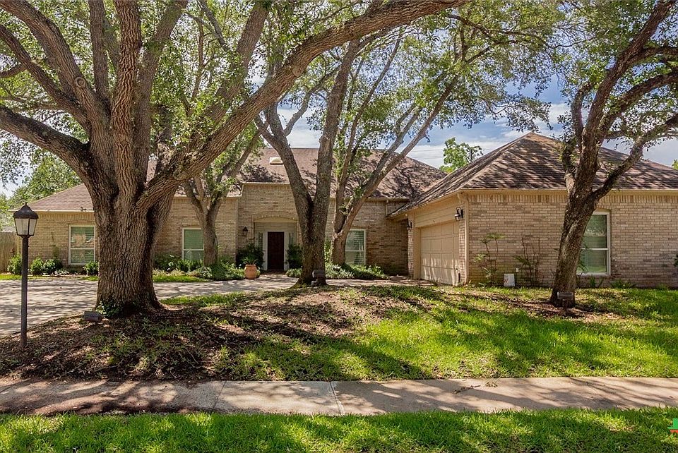 1st image of 6013 Country Club Dr