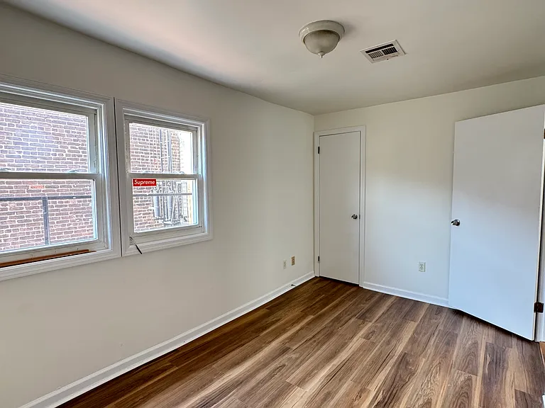86 Pacific St #2 — Photo 2