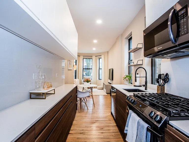 2115 W Dickens Ave #1F — Photo 14