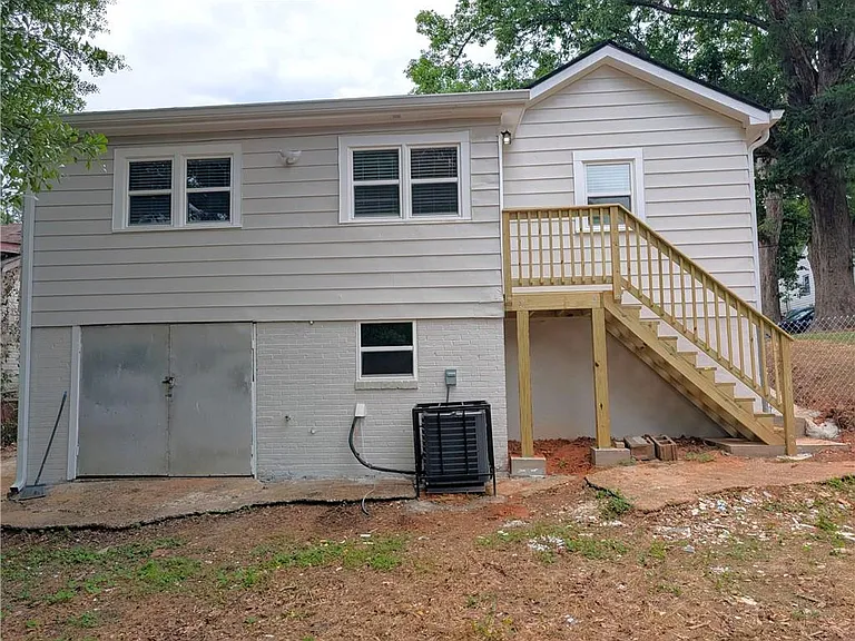 1377 Pine Ave — Photo 20