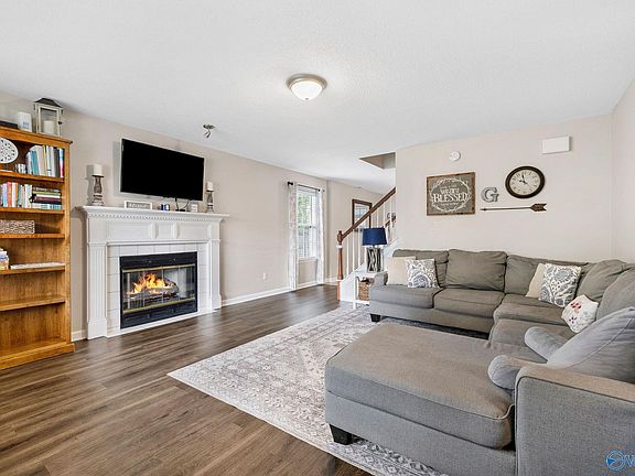 2nd image of 153 Brass Oak Dr