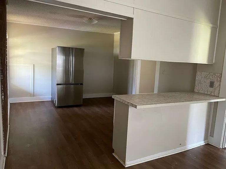 626 Eldorado St — Photo 8