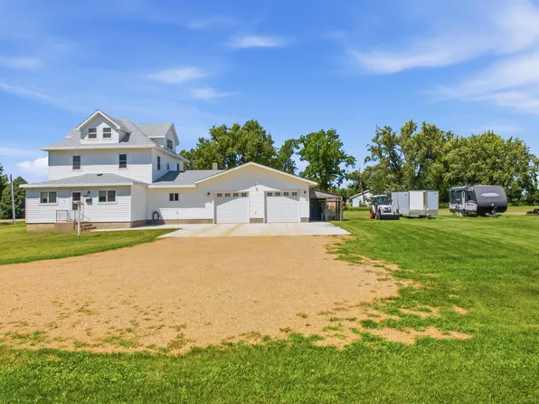 400 2nd St S, Brandt, SD 57218