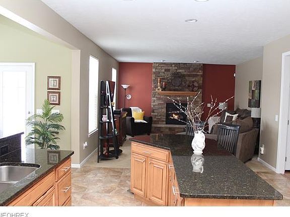 5th image of 1945 Springside Cir