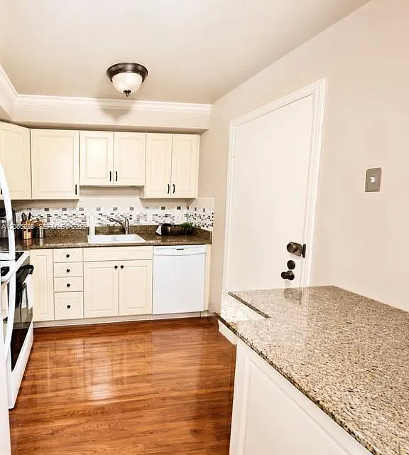 Olympus Condo Phase — Photo 4