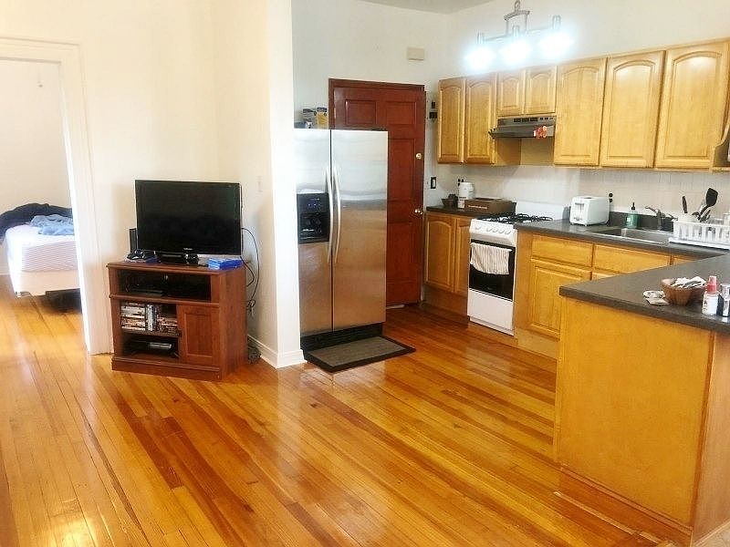1st image of 21-20 Hazen St #1F
