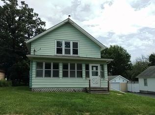 1715 S Oak Ave, Freeport, IL 61032