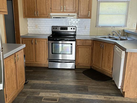 3rd image of 2020 Fox Ln