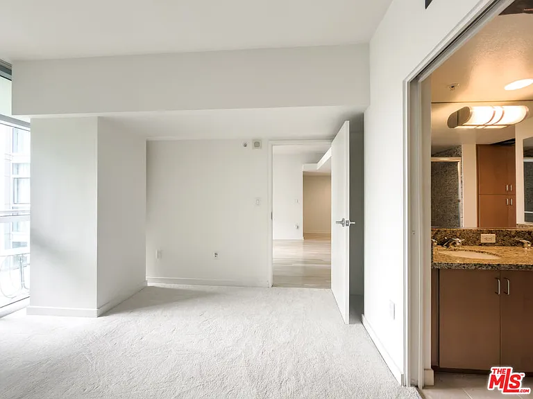 13700 Marina Pointe Dr #1626 — Photo 15