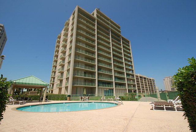 1st image of 906 Padre Blvd
