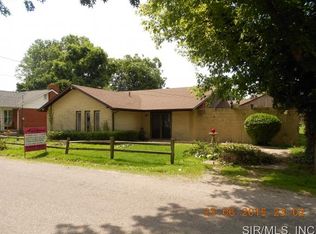 305 E Cedar St, New Baden, IL