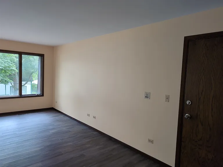 242 W Slade St #2E — Photo 3