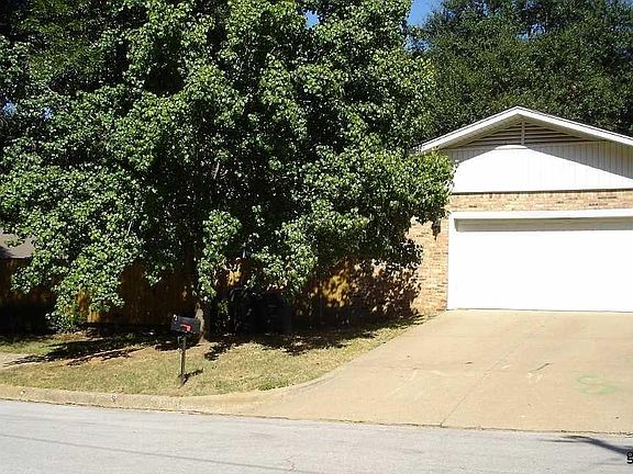 3rd image of 2700 Anita Ln