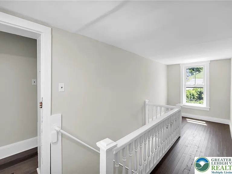 265-267 E Bertsch St #4 — Photo 5