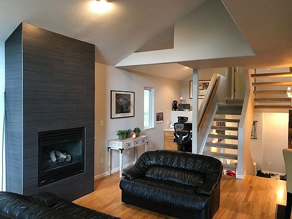 Living Room/Custom Fire Place