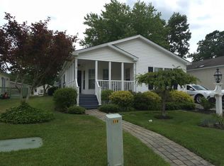 5 Rosewood Ln, Mays Landing, NJ 08330
