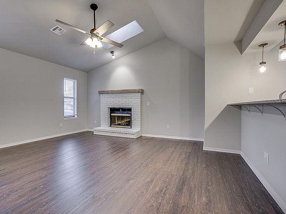 2nd image of 3702 W Wood St