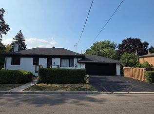 1 Ranwood Dr #BASEMENT, Toronto, ON M9N 3E8