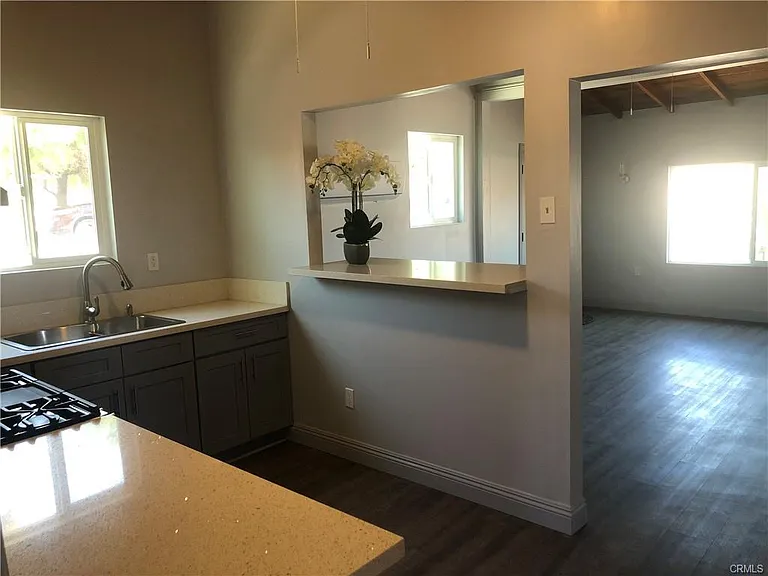 6583 Oasis Ave — Photo 3