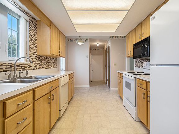 3rd image of 52089 Furrow Dr