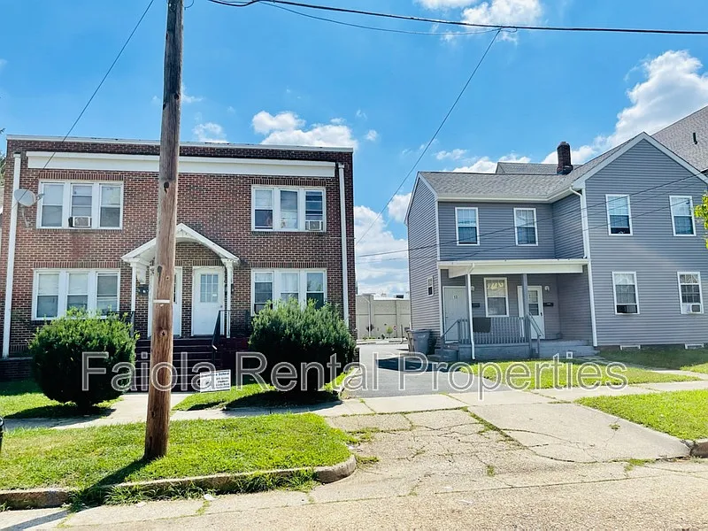 2 bed, 1.0 bath, $1,500 — Photo 2