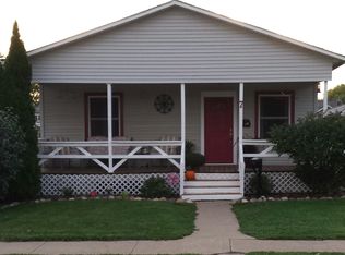 7 S Maple Ave, New Hampton, IA 50659