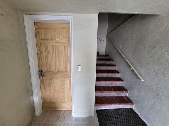 4th image of 315 Orizaba Ave #1