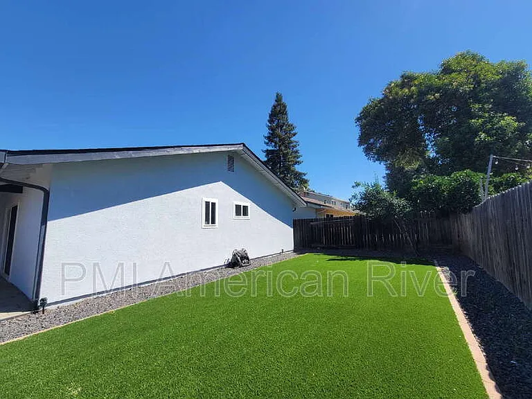 9275 Defiance Cir — Photo 17